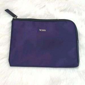 Tumi for Delta purple cosmetic travel bag